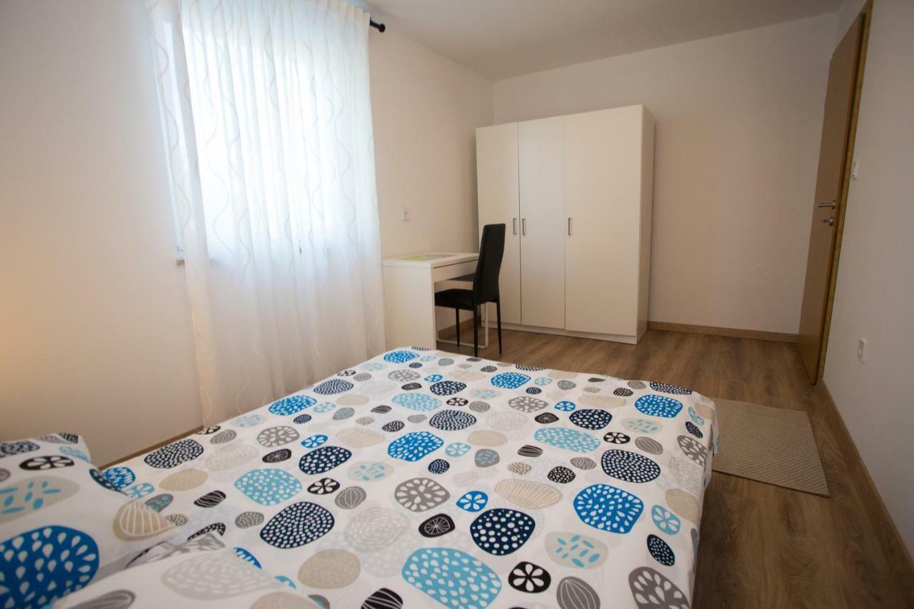 Apartman Girasol Pula Apartment ภายนอก รูปภาพ